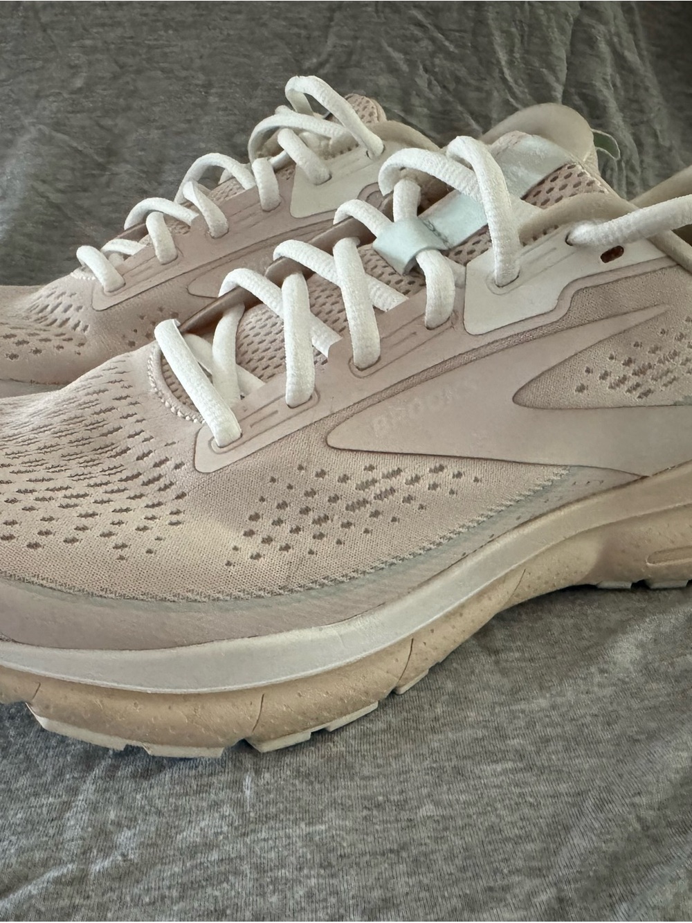 Brooks Women's Running Shoes in Light Pink and White